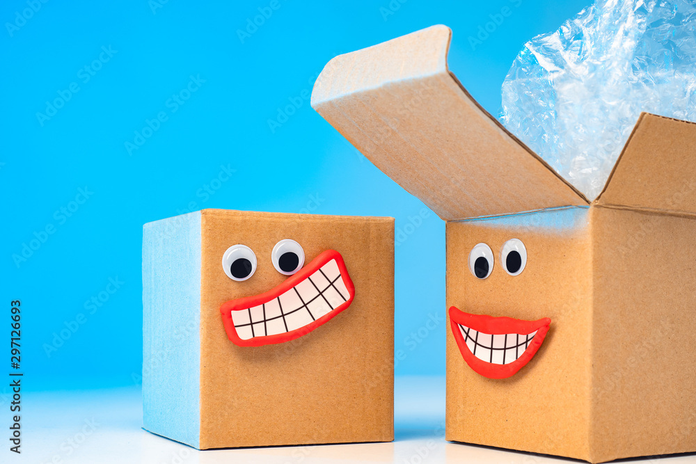 Poster closed and open cardboard boxes. a symbol of fast and long delivery. the use of bubble wrap for pack