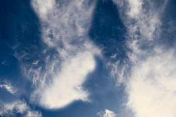 Obraz premium Dramatic clouds on a dark sky, fit to replace sky in photography