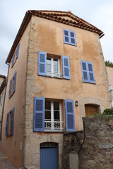 Fototapeta na wymiar Maison de village du Var 