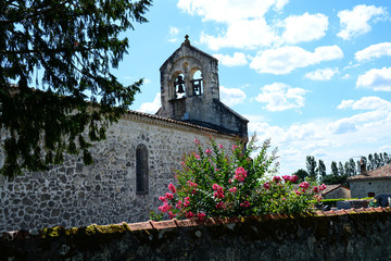 Fototapeta na wymiar chapelle, Lot et Garonne