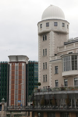 Fototapeta na wymiar Facade of a modern biuilding in Vienna