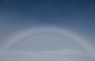 Halo effect in winter mountains