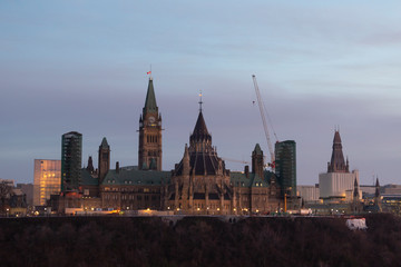 Obraz premium Canada's Parliament buildings at dusk