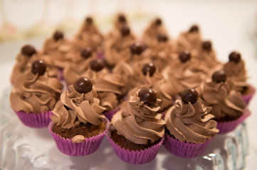 cupcakes on plate
