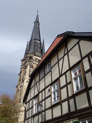 Fototapeta na wymiar Fachwerkhaus und Kirche