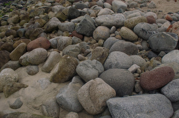 piedras en el mar