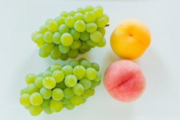 葡萄と桃