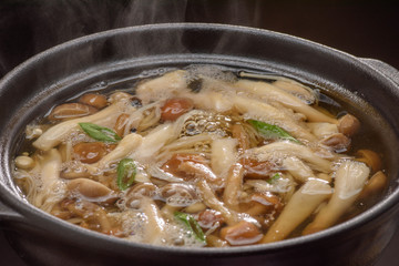 秋の味覚　きのこ鍋
