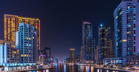 Fototapeta na wymiar Dubai skyline at night