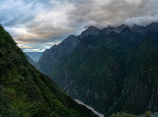Fototapeta na wymiar Himalayan mountains in Shangri la China 