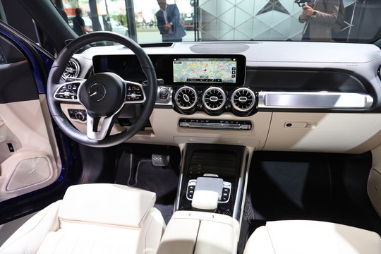 Mercedes Benz - GLB 220 d 4Matic - Interior detail view with