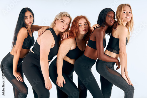 Young Models Of Different Sizes Nationalities Hairs Model Plus