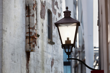 Fototapeta na wymiar Streetlamp in historical neighborhood in Dordrecht