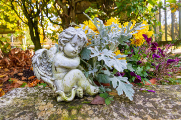 Engel mit Blumen