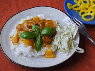 Rice with sausage curry sause and bell pepper