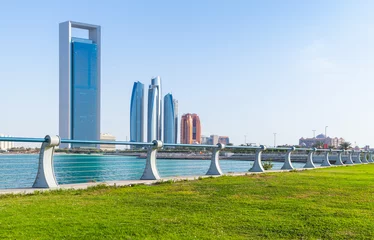 Foto op Canvas Kuststadsgezicht van Abu Dhabi © evannovostro