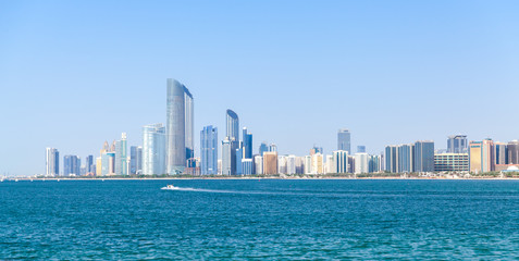 Obraz premium Modern Abu Dhabi cityscape