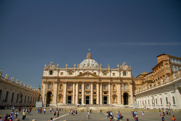 Fototapeta na wymiar st peters basilica in vatican