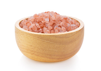 Fototapeta na wymiar Himalayan salt raw crystals in wood bowl Isolated on white background