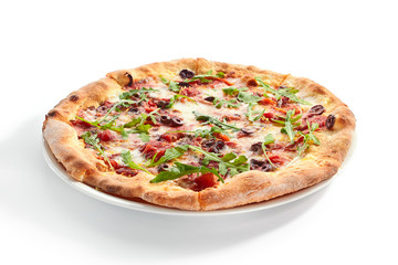 Pizza with tuna, kalamata olives and sweet pepper