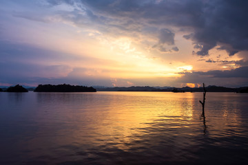 Obraz premium Pom Pee viewpoint at sunset and rays
