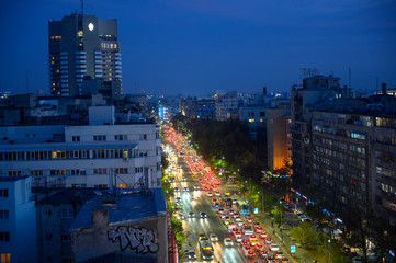 Fototapeta premium Vues de Bucarest tombée de la nuit