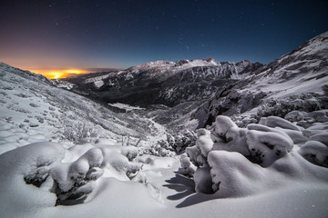 Tatry nocą - Zima na Kondratowej Przełęczy