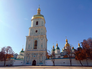 Fototapeta na wymiar Sophia Kyivska Nature Reserve - Sophia Cathedral in the autumn sun