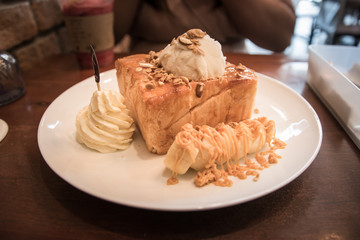 pancakes with ice cream