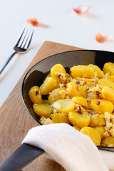 Bauernschmaus, Bratkartoffeln mit Zwiebeln, Speck und Ei gebraten