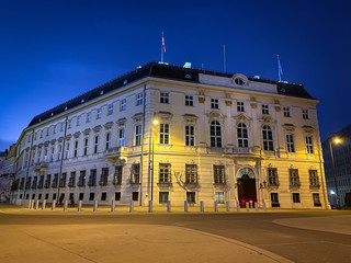 Bundeskanzleramt Österreich bei Nacht