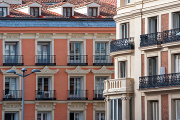 Fototapeta na wymiar Facades of building in the center of Madrid