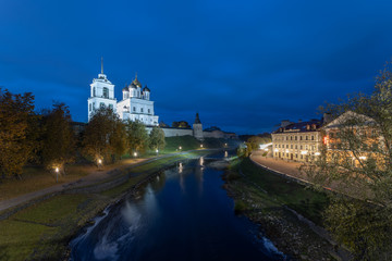 Fototapeta na wymiar Pskov in October. The banks of the Pskova river and the Pskov Kremlin. Trinity cathedral, Pskov, Russia
