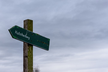 Sign guiding the way to the Kutschenberg