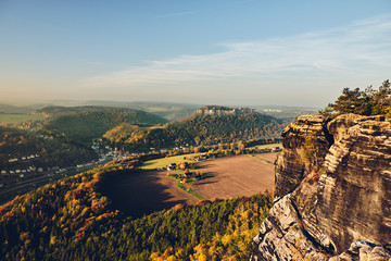 Ausblick in der sächsischen Schweiz, Lilienstein Richtung Königstein © GD schaarschmidt