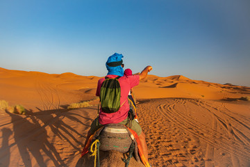 Travesia en camello por el desierto del Sahara. Erg Chebbi. Merzouga. Marruecos