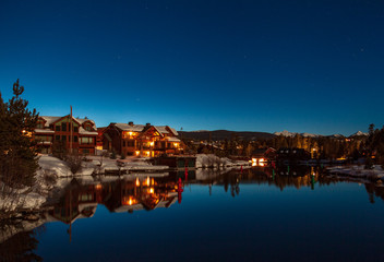 Obraz premium Grand Lake, Colorado during the harvest moon.