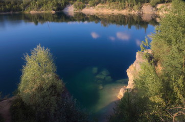 Fototapeta na wymiar Turkusowe jeziorko