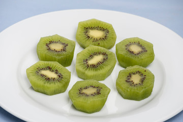 sliced kiwi fruit