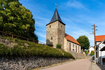 Fototapeta na wymiar Ortsansicht Kirche Biesenrode