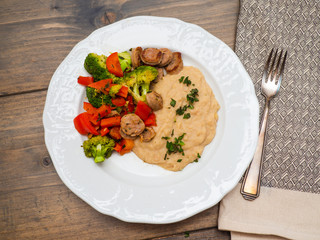 Crispy salsiccia vegetable pan