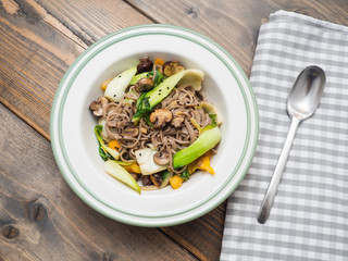Soba noodle vegetable pan with pak choi