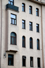 Fototapeta na wymiar Facade of a classic building in Vienna