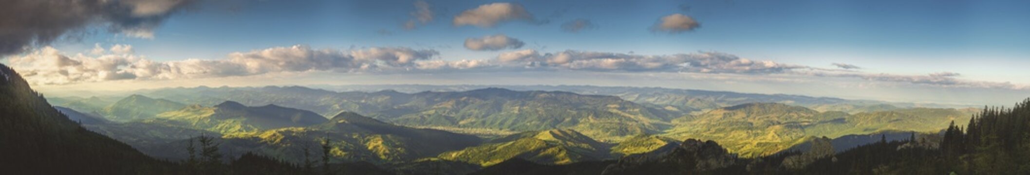 Panoramic mountain view © IoanBalasanu