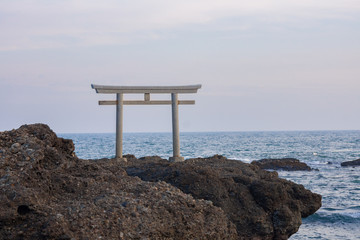 神社 鳥居 海のなかの鳥居 神磯の鳥居 神秘的