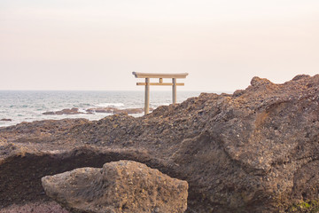 神社 鳥居 海のなかの鳥居 神磯の鳥居 神秘的