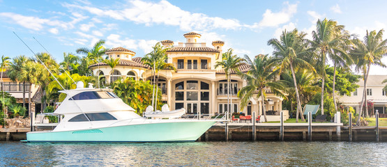 Fototapeta Luxury Waterfront Mansion in Fort Lauderdale Florida obraz