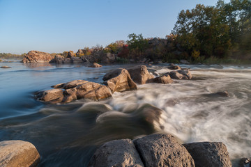 Obraz premium Fall landscape with river on sunrise