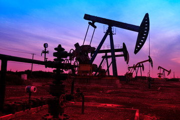 Pipeline valves and oil pump