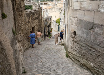 Obraz na płótnie Canvas Street in medieval village of Les Baux de Provence. Les Baux is now given over entirely to the tourist trade, relying on a reputation as one of the most picturesque villages in France
